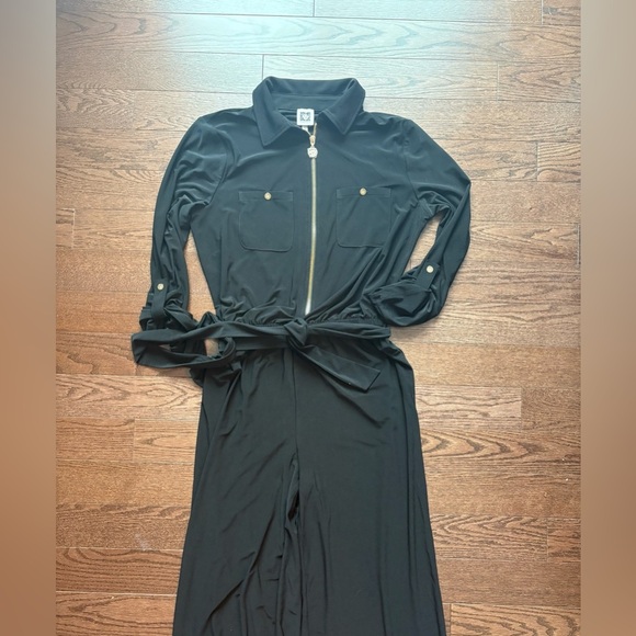 Anne Klein size 8 jumpsuit Black Zip-Up Jumpsuit with Gold Accents NWOT - Picture 2 of 7